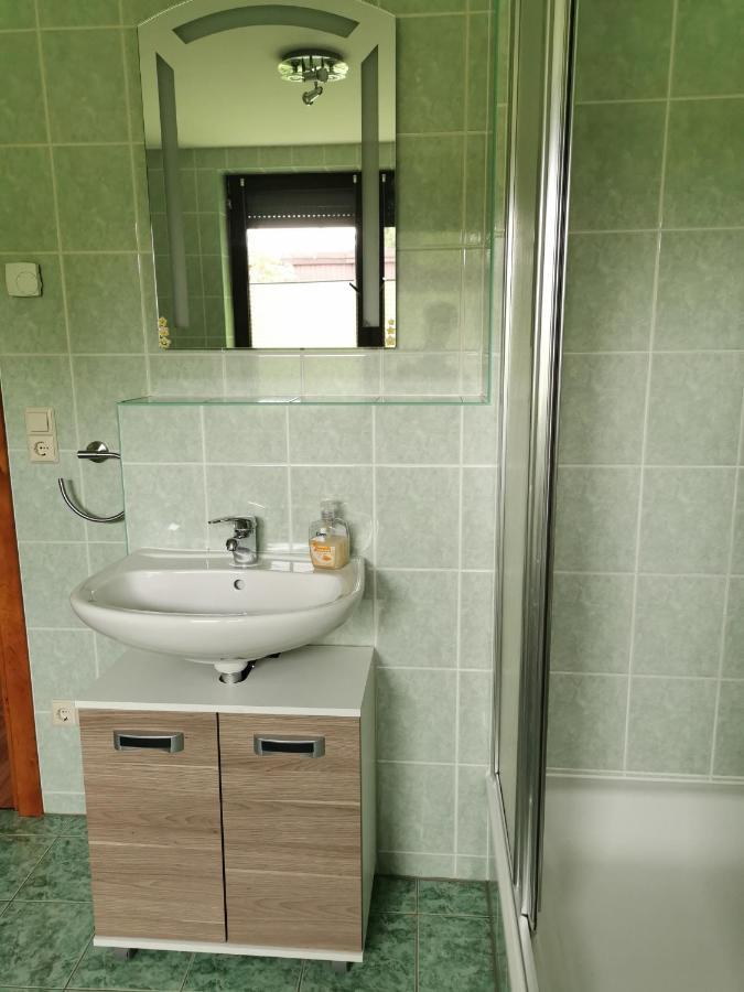 Monteur- Und Ferienwohnung In Hainichen - Obergeschoss Oder Dachgeschoss - Familie Weber Bockendorf 外观 照片
