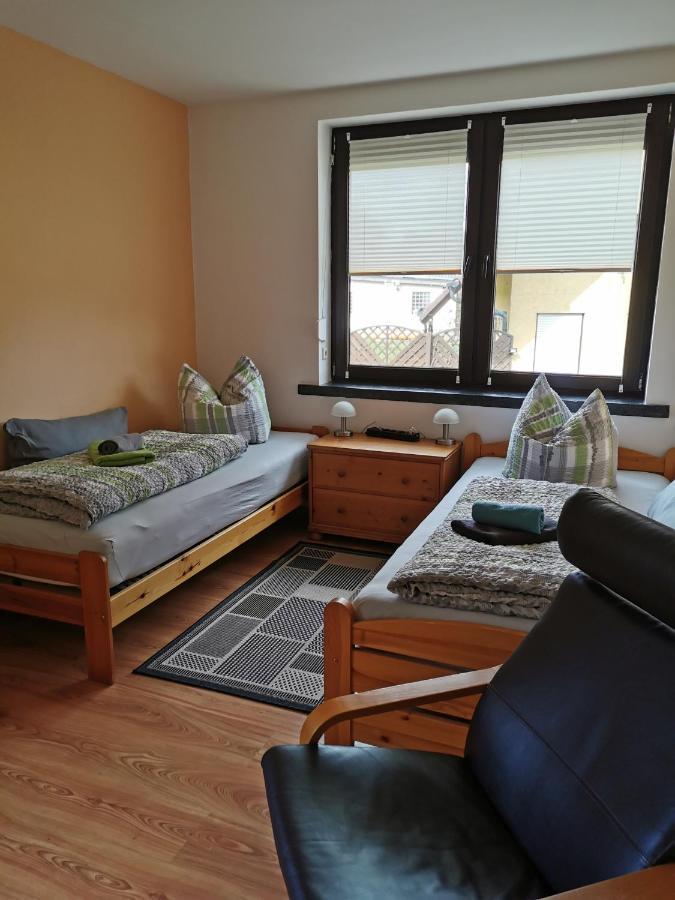 Monteur- Und Ferienwohnung In Hainichen - Obergeschoss Oder Dachgeschoss - Familie Weber Bockendorf 外观 照片