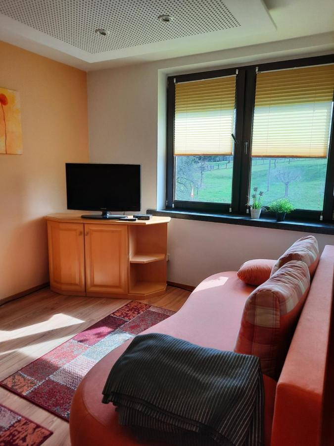 Monteur- Und Ferienwohnung In Hainichen - Obergeschoss Oder Dachgeschoss - Familie Weber Bockendorf 外观 照片